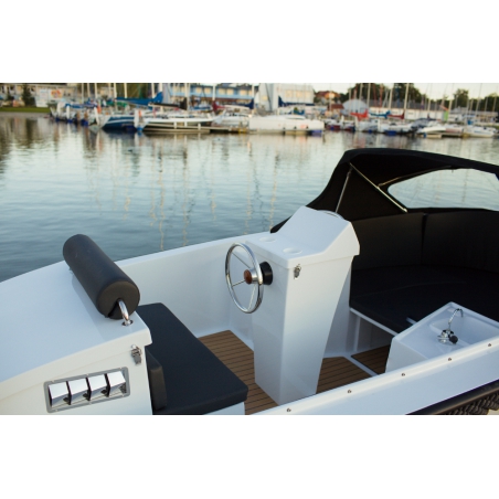 Čln – M 630 Tender