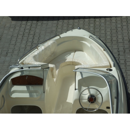 Čln – M 560 Elegance   - 18´ Bowrider