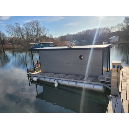 Hausbot 8,2x2,5m   Houseboat