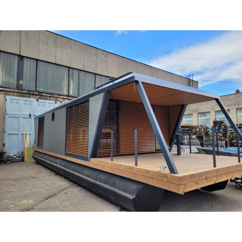 Hausbot motorový 15x4,2m Hausbot motorový 15x4,2m