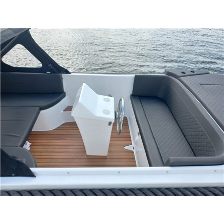 Čln – M 550 Tender