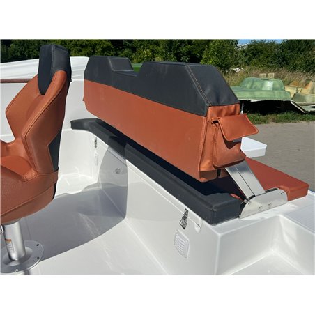 Člun – M 655 Sundeck