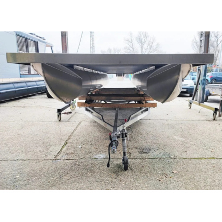 Catamaran – pontoon 8×2.5m